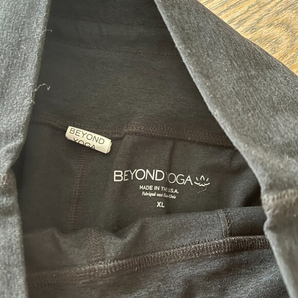 BEYOND YOGA cropped 22.5 inseam/26" waist/drawstring legging/XL (check measure - Picture 4 of 7